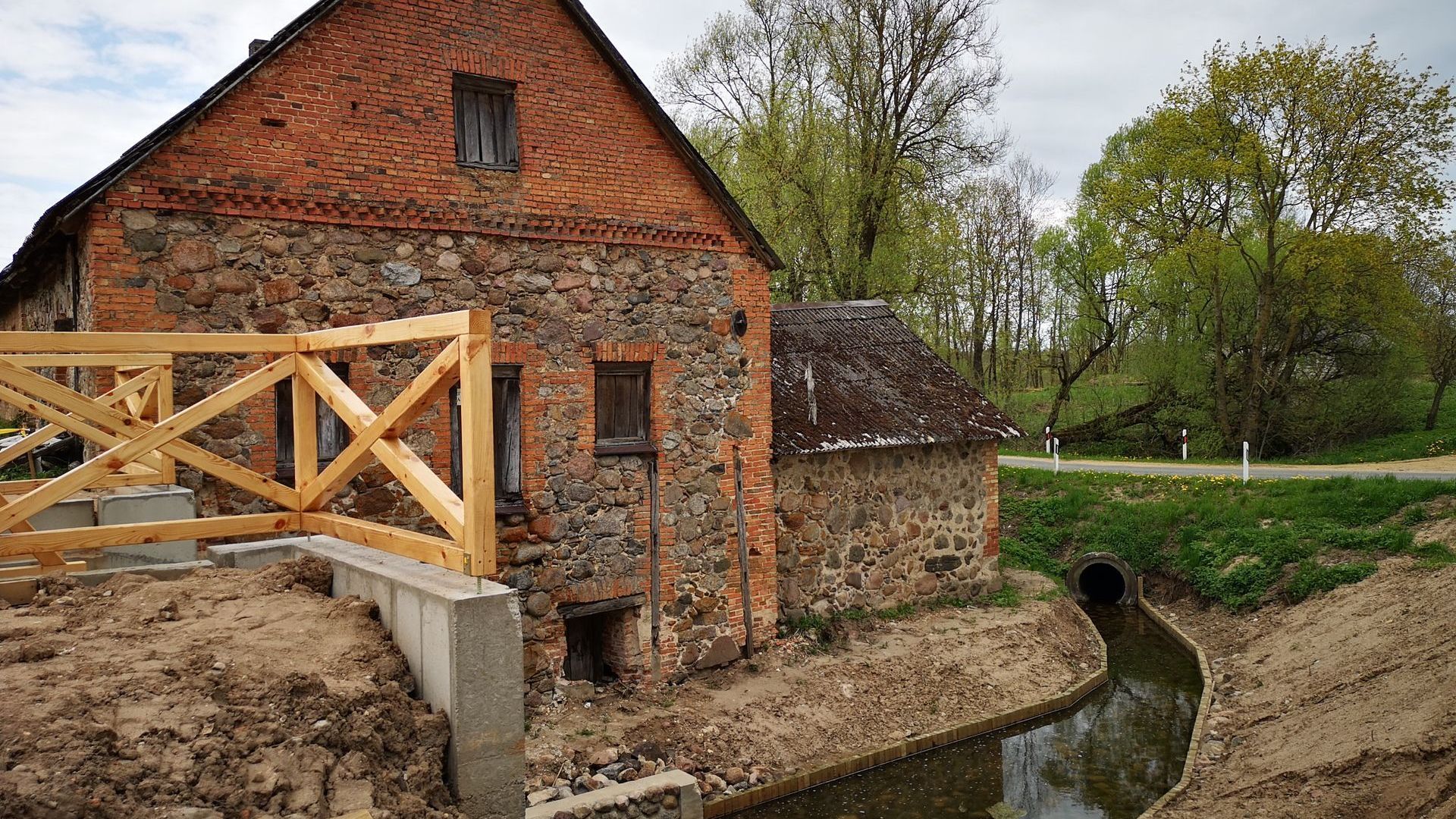 Žalvarių vandens malūnas