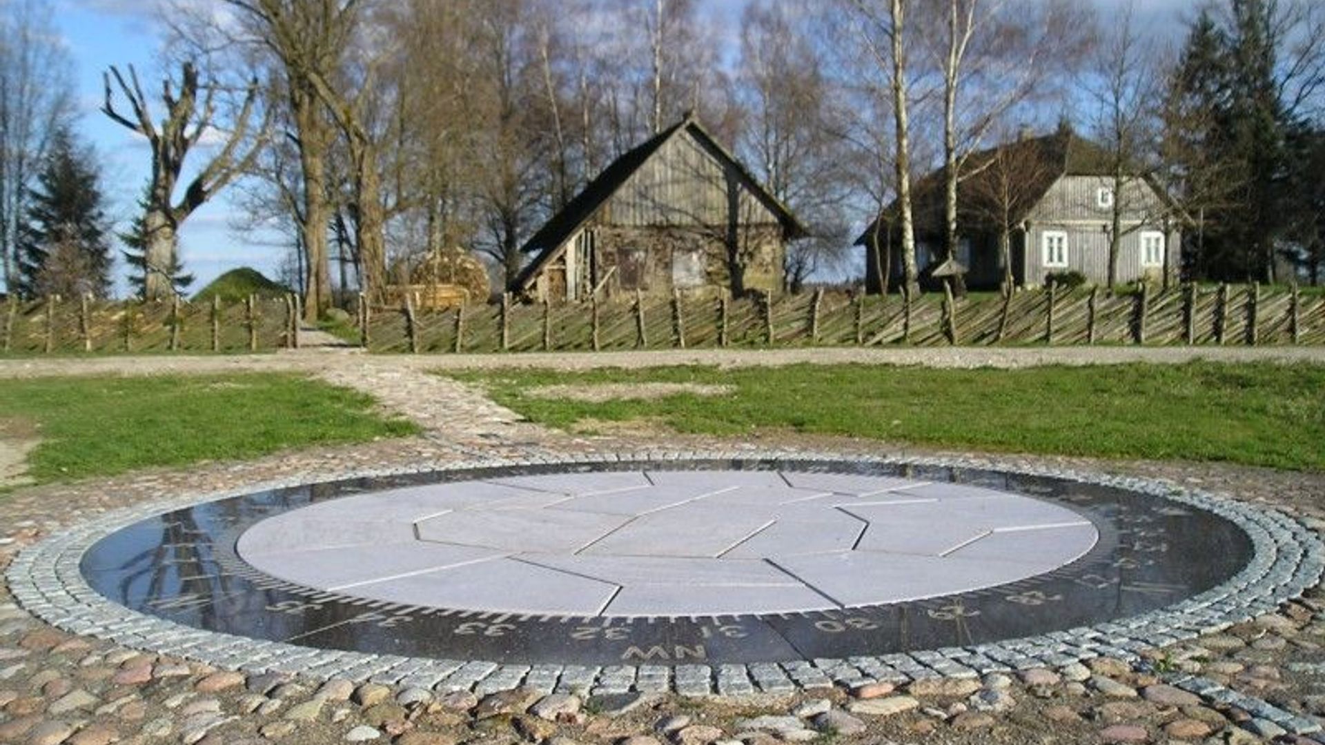 Lakūno Stepono Dariaus gimtinė-muziejus