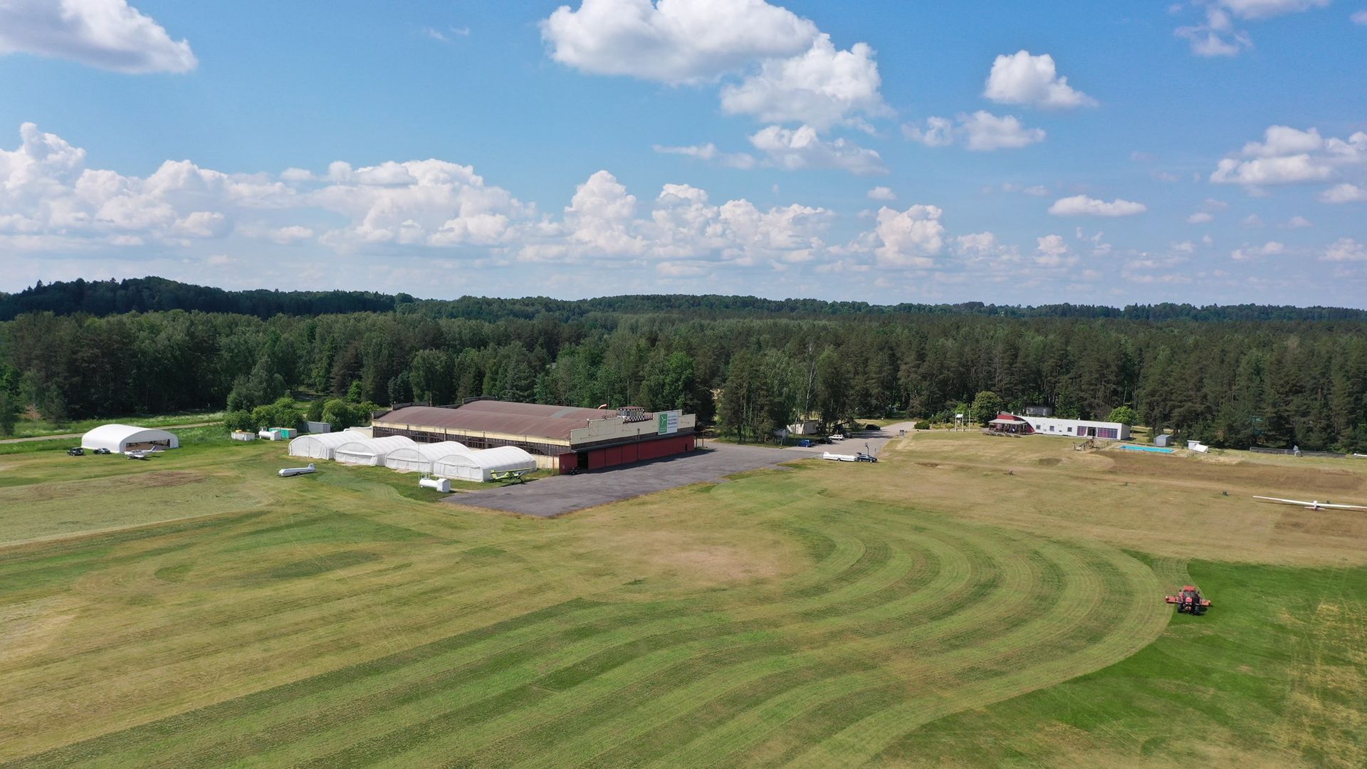 Sklandymas Pociūnų aerodrome