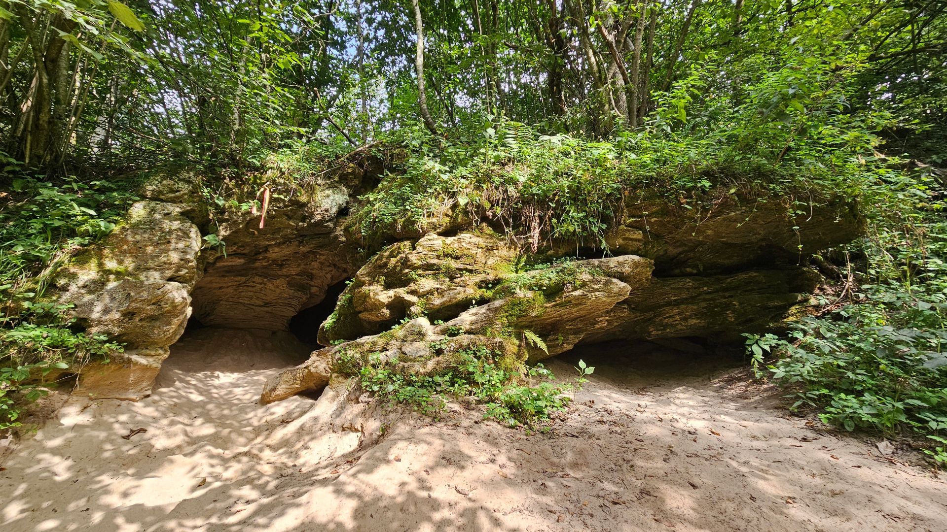 Čiobiškis Cave