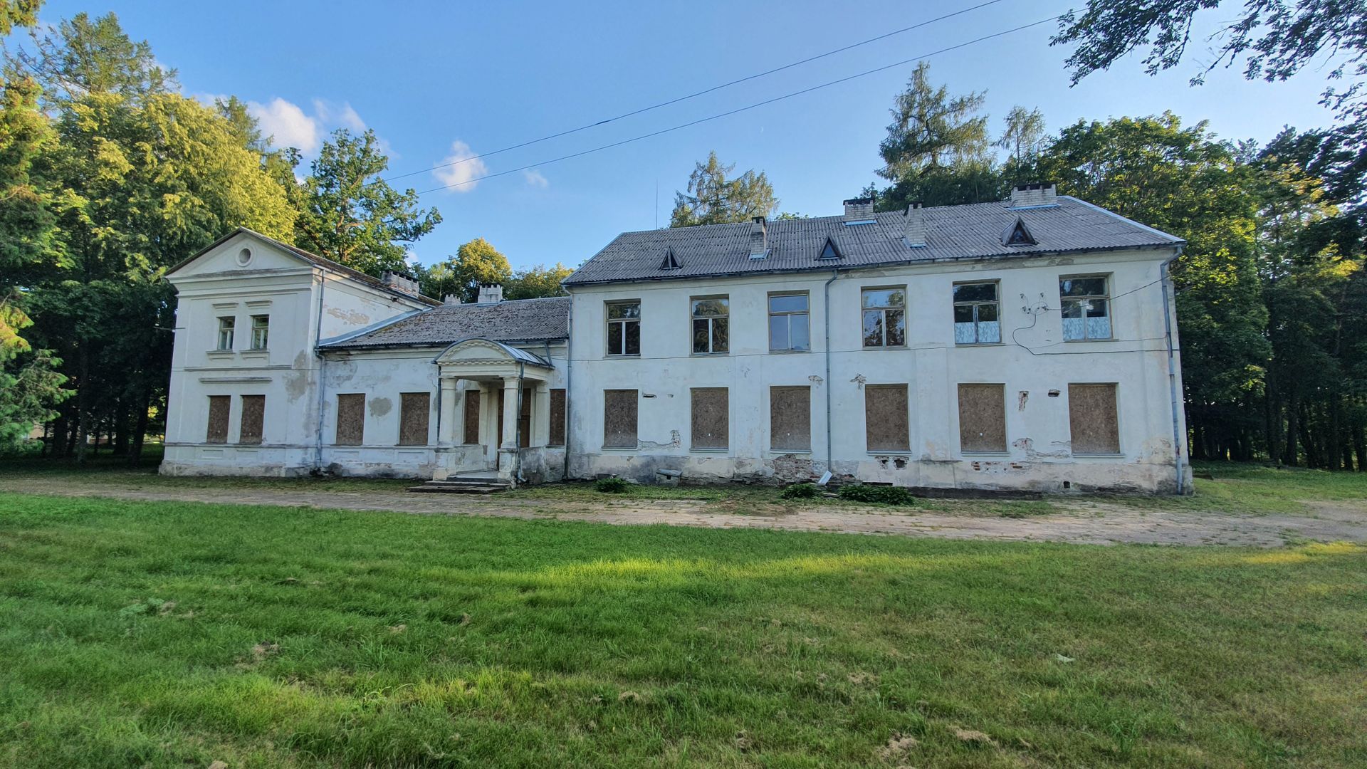 Former Paneriai Manor