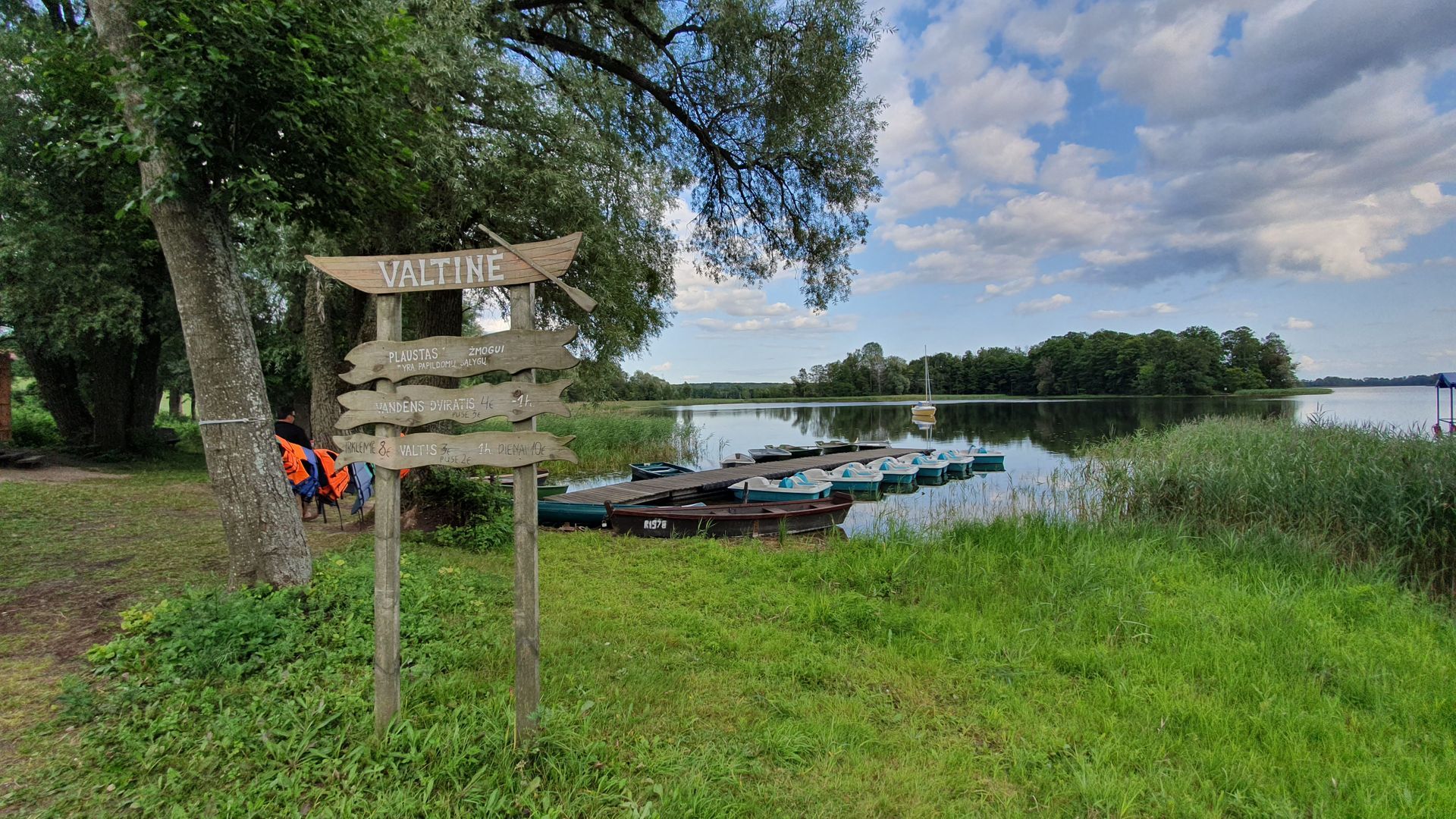 Žuvienės pašiūrė Oar Boathouse valtinė