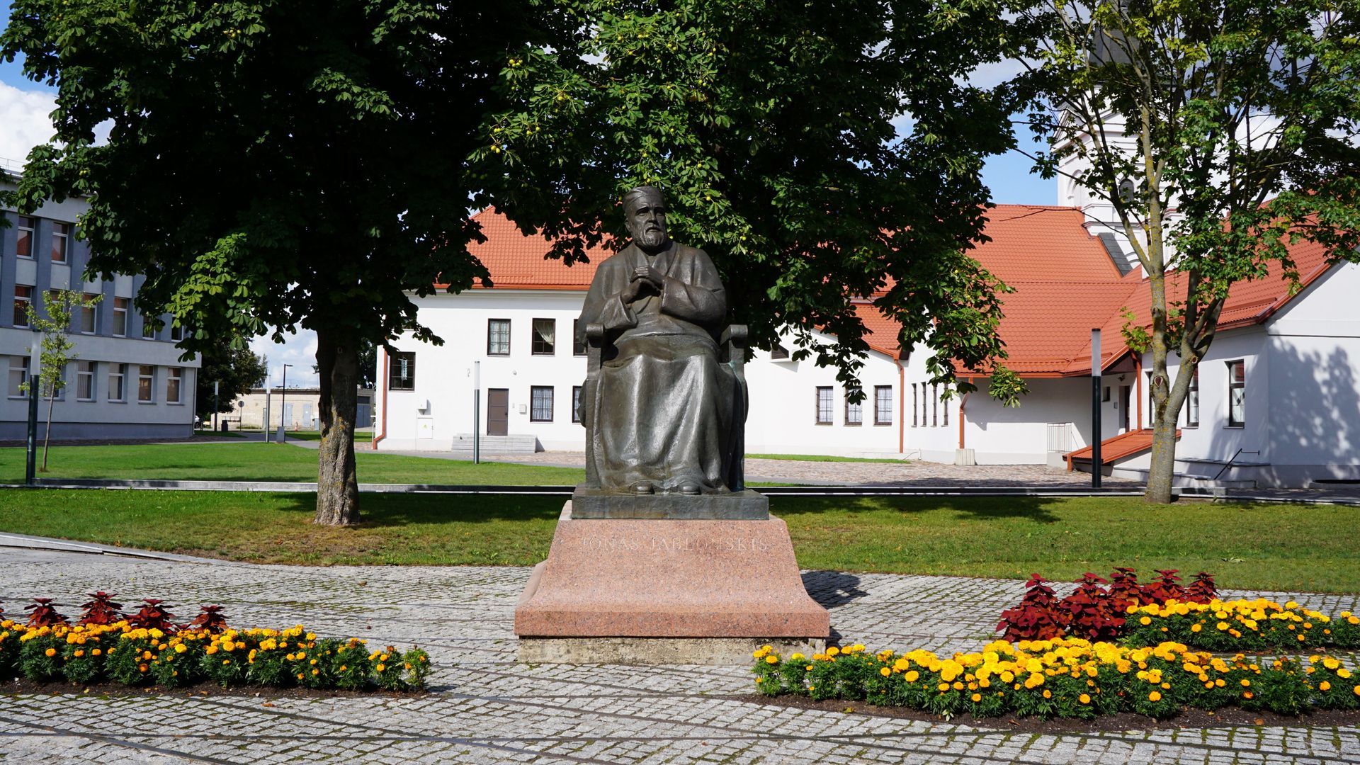 Paminklas kalbininkui Jonui Jablonskiui