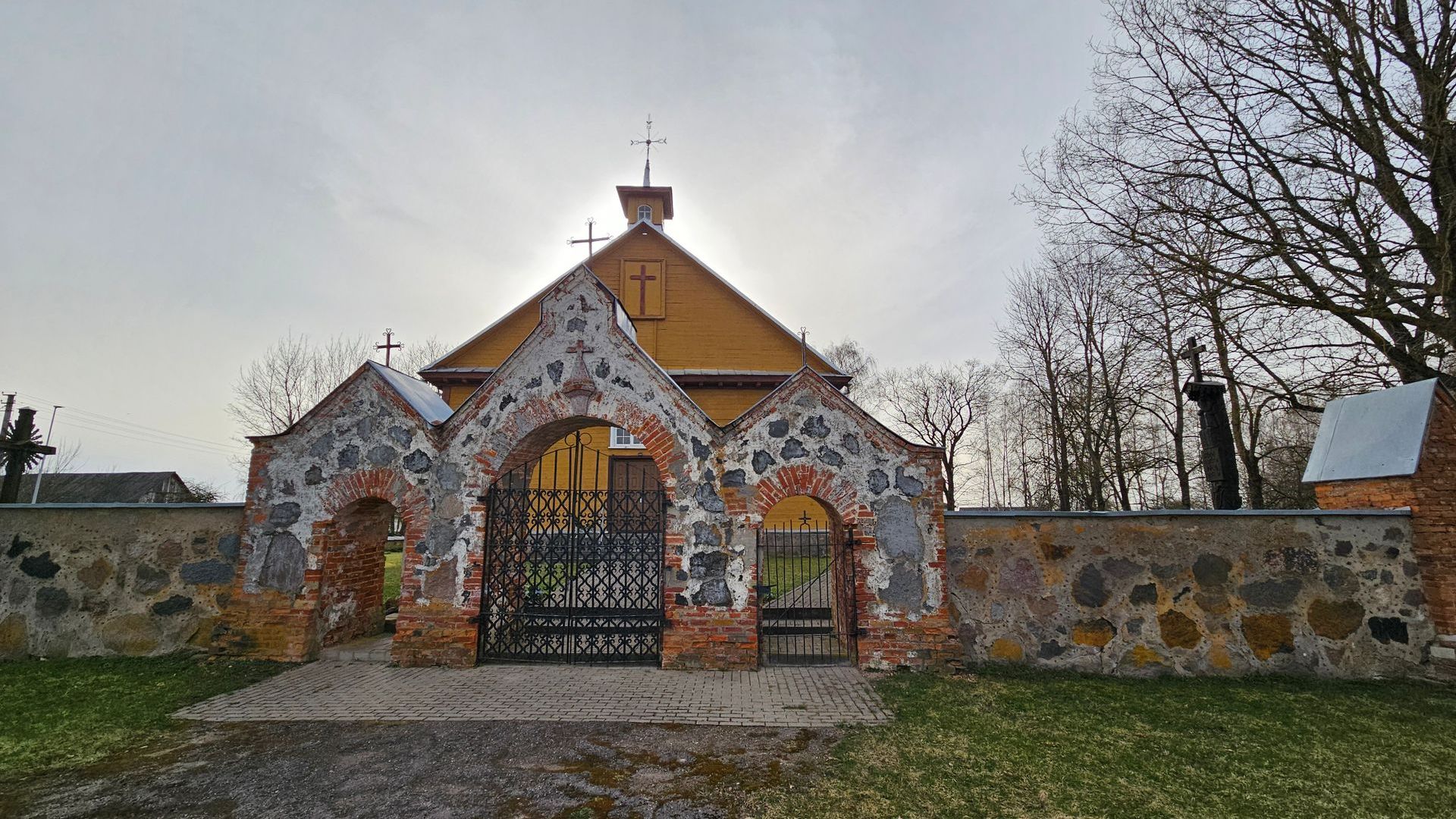 Bagaslaviškio Šv. Kryžiaus Atradimo bažnyčia