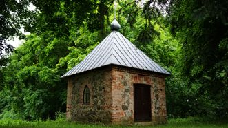 Keturvalakiai Chapel