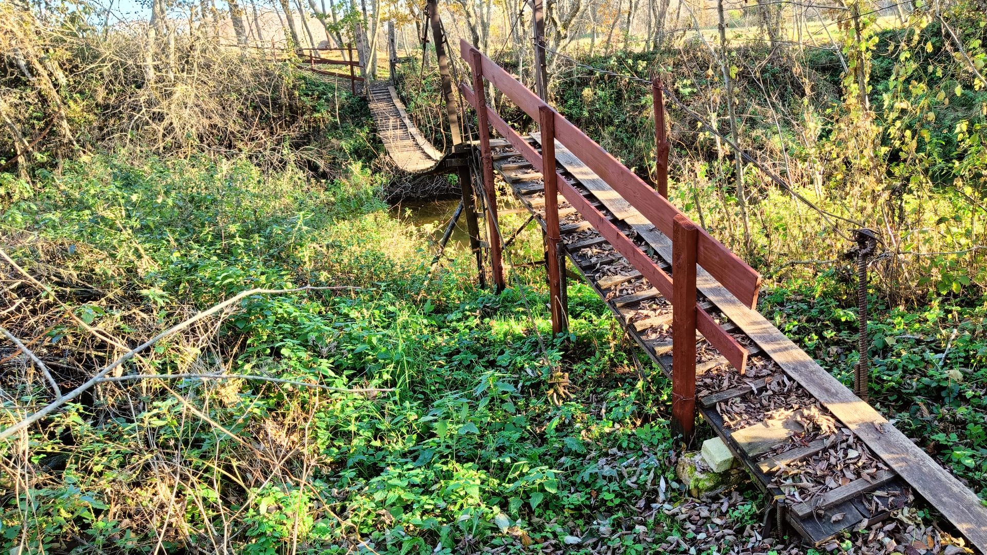 Kakoniškės kabantis tiltas per Kražantę