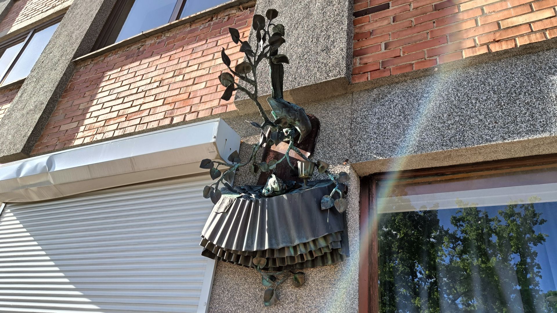 Sculpture Magpie on Table