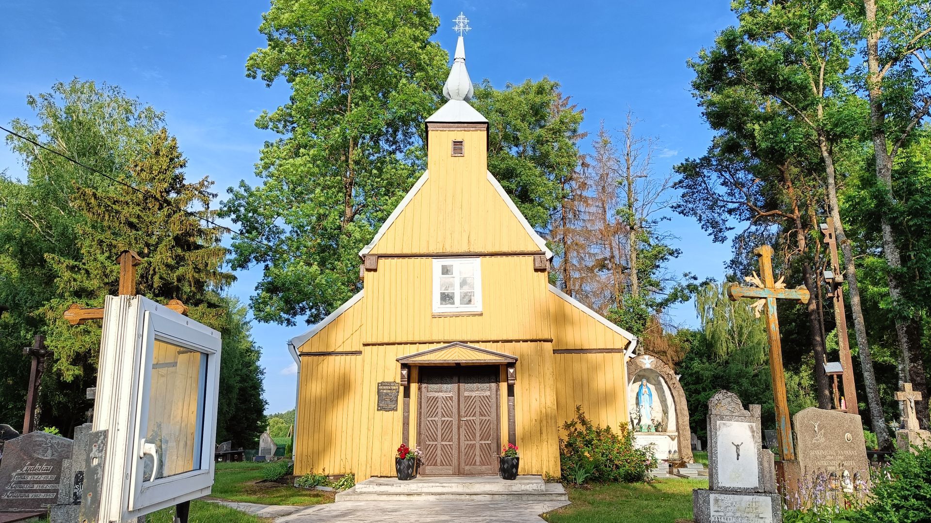 Sutkai Blessed Virgin Mary, Liberator of Prisoners, Church