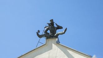 Sculpture Chimney Sweep