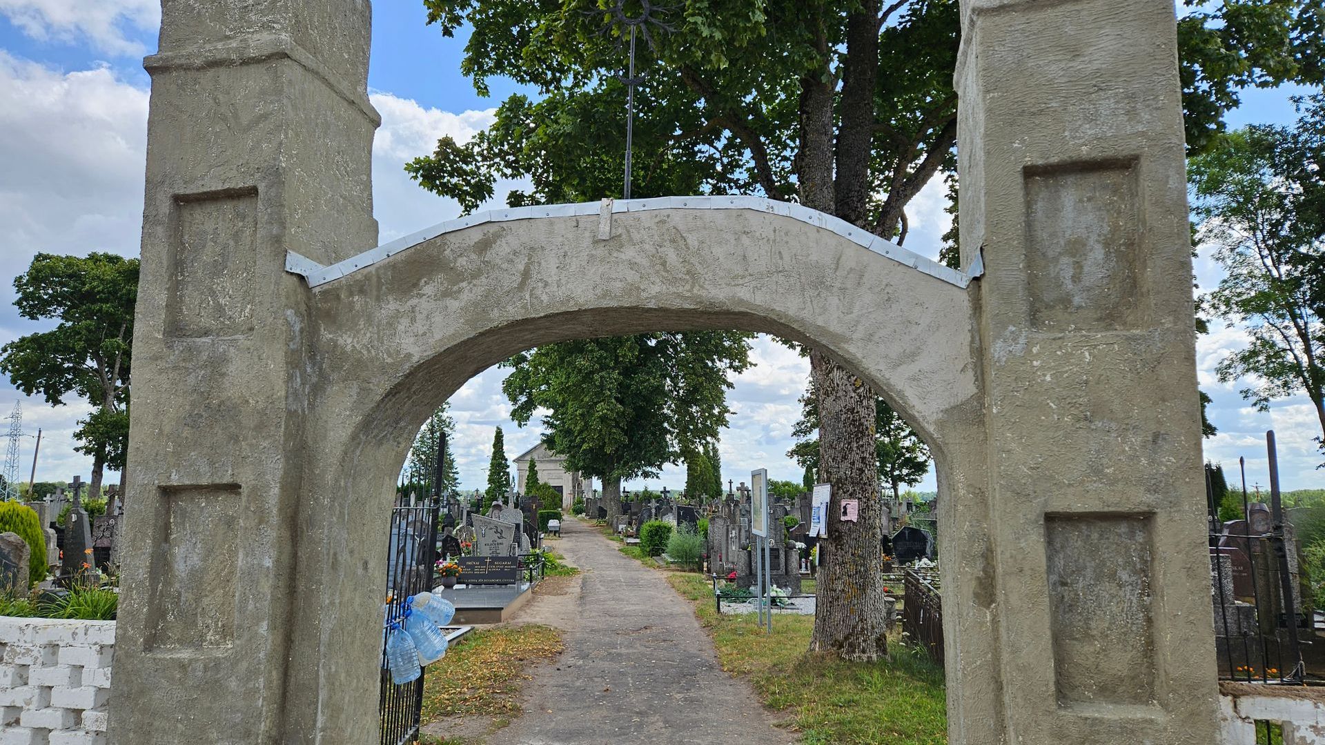 Siesikai Cemetery Chapel