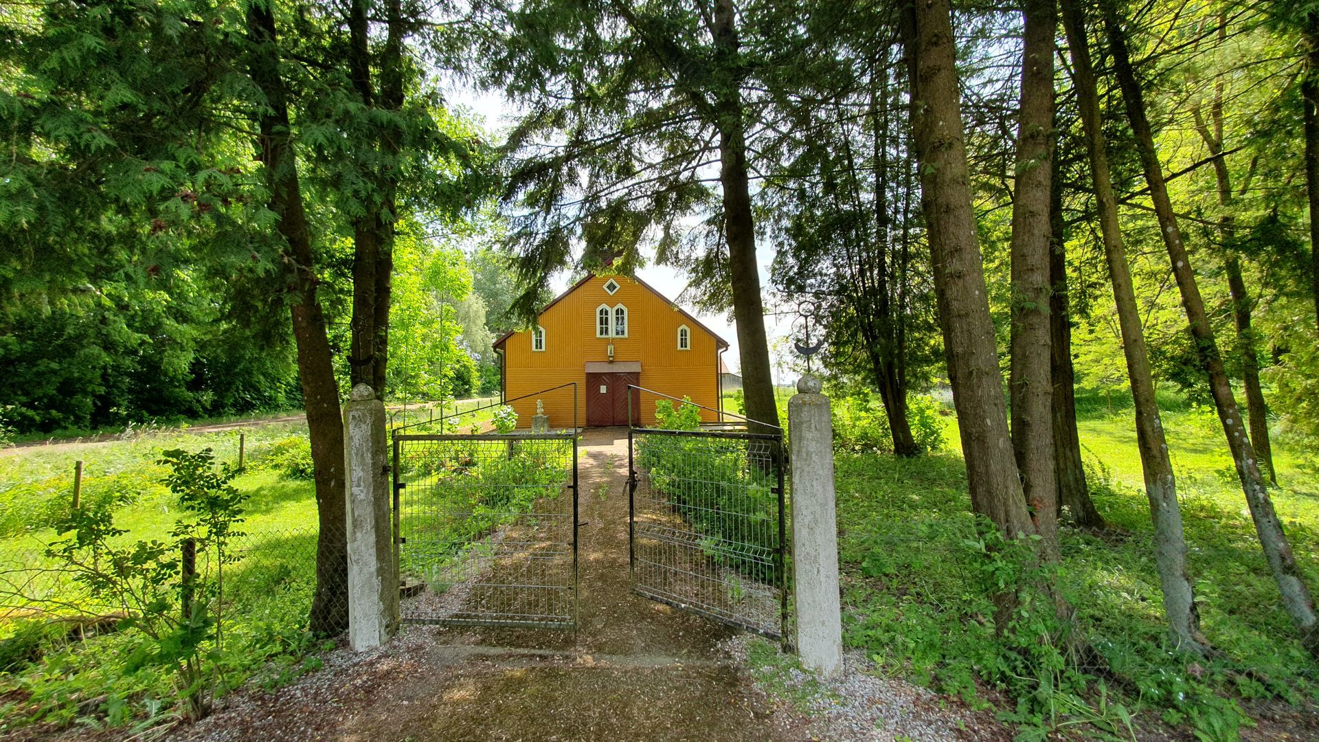 Valakbūdis St. Mary Queen of Angels Church