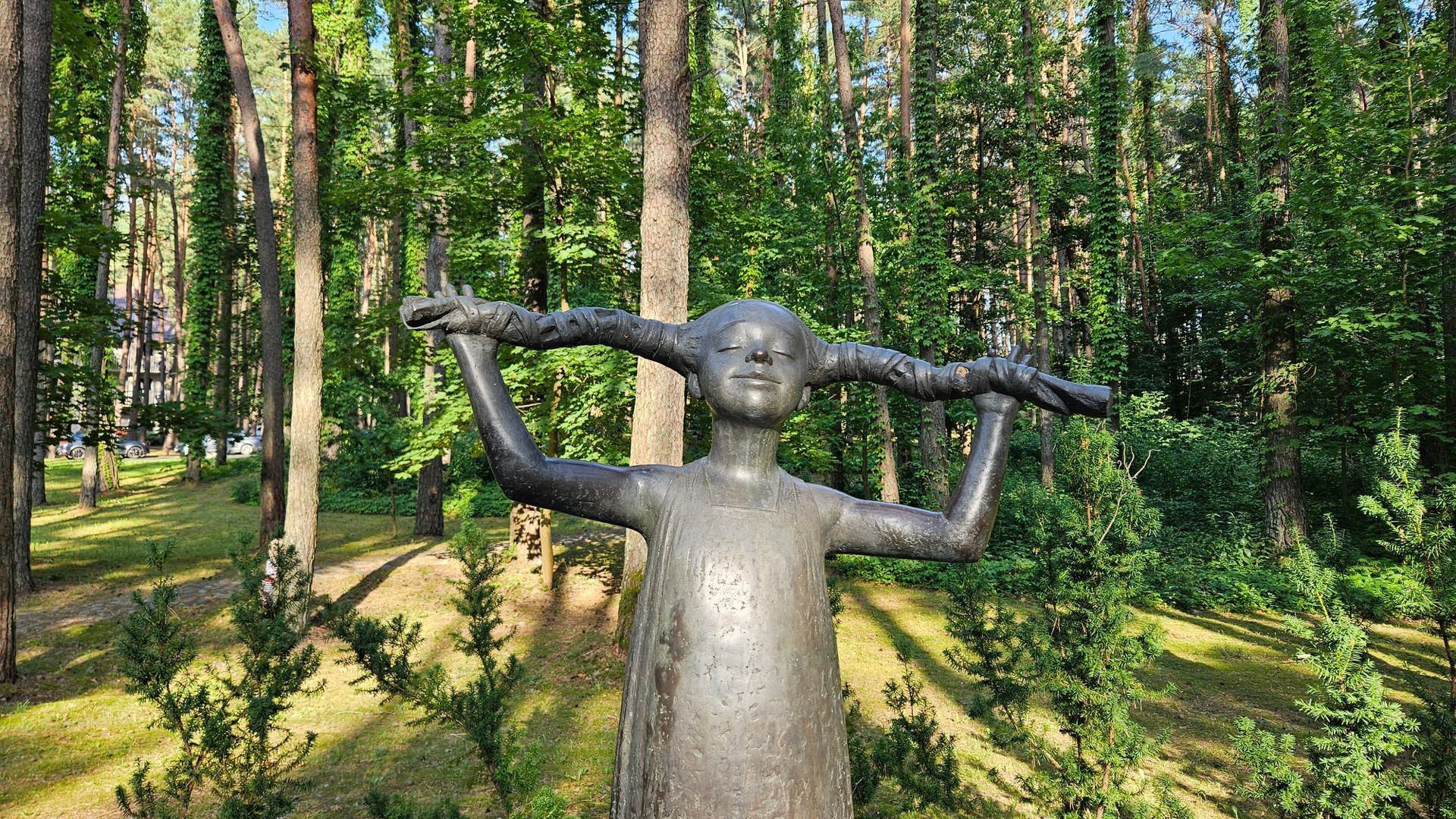 Sculpture Girl