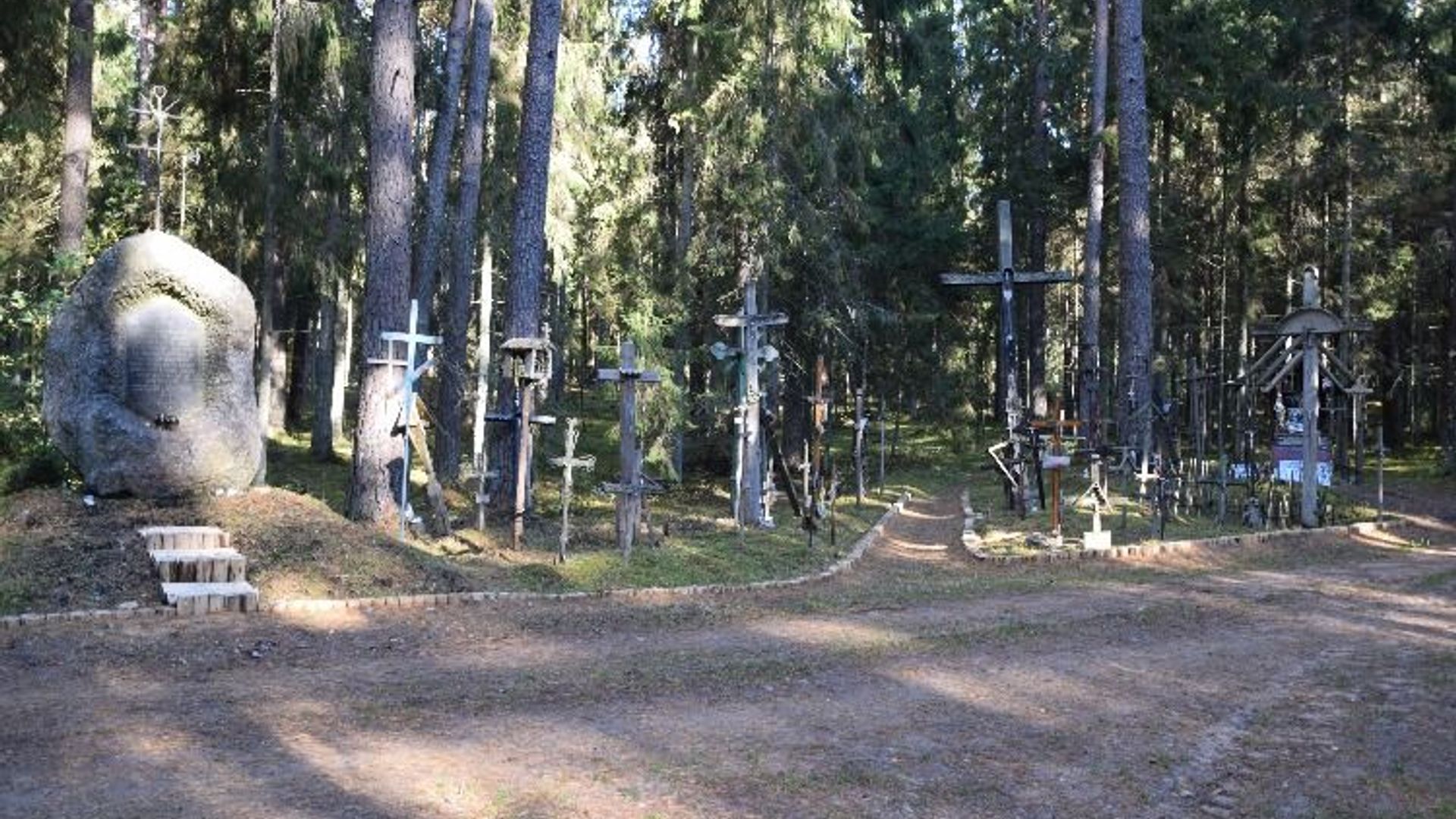 Svilė Crosses Crossroad