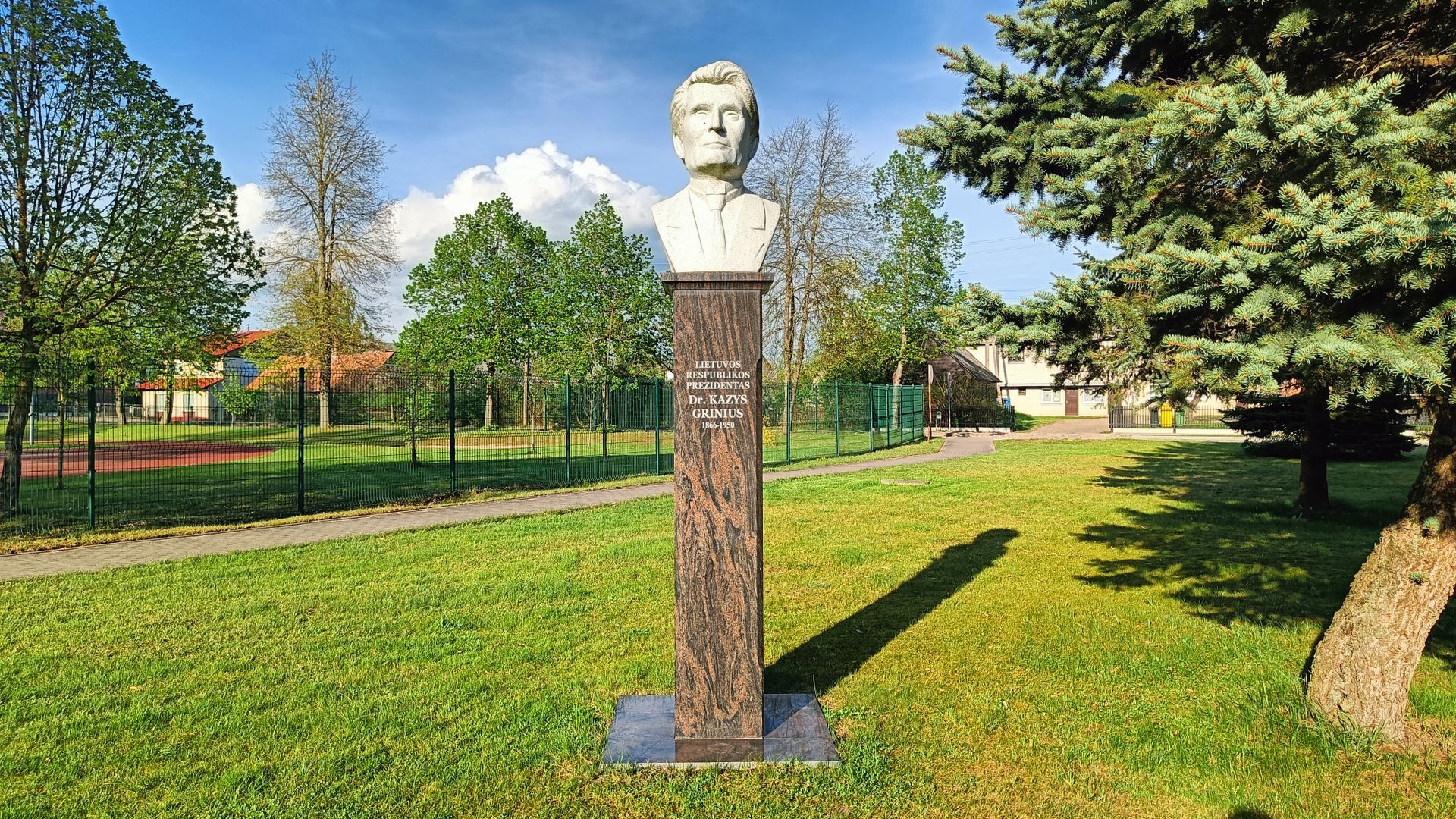 Square of President K. Grinius and Signatory P. Dovydaitis