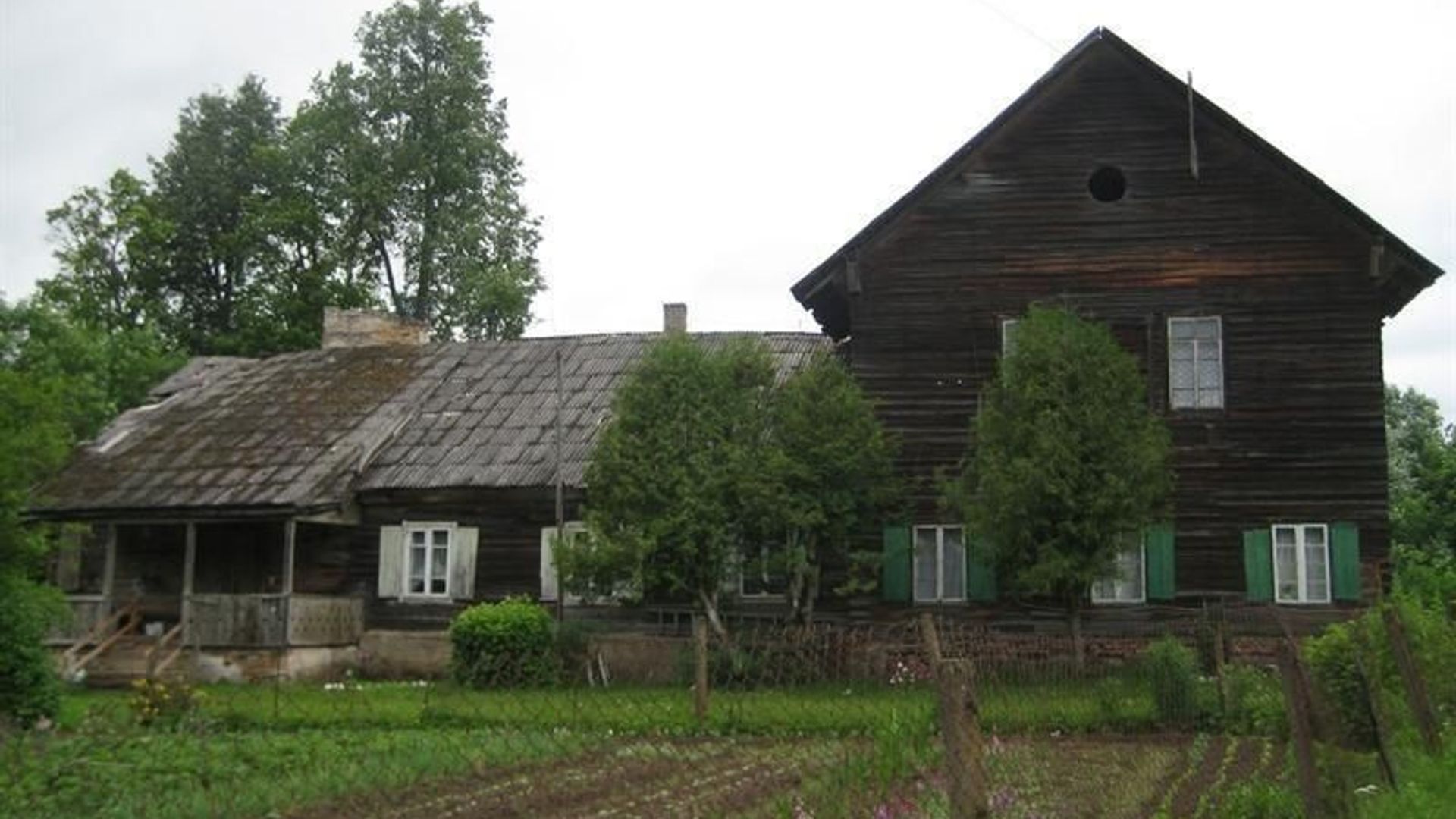 Ruins of Šešuolėliai II Manor