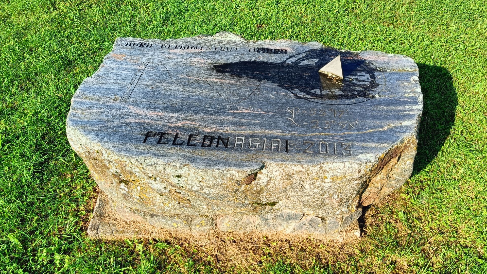 Pelėdnagiai Sundial