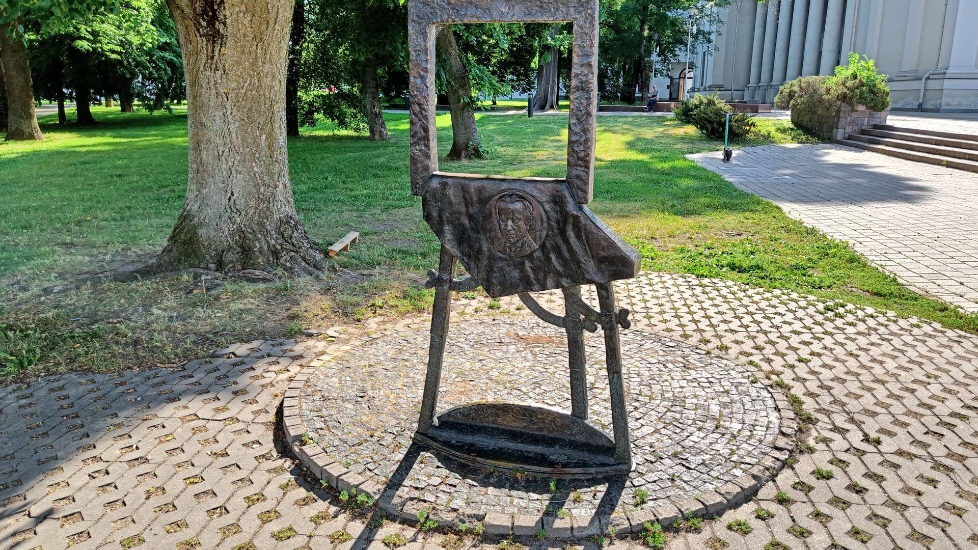 Sculpture-Monument to Mstislav Dobujinsky