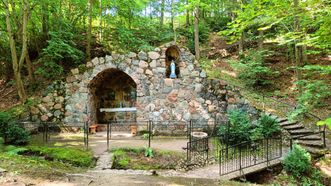 Plokščiai Sacred Pit