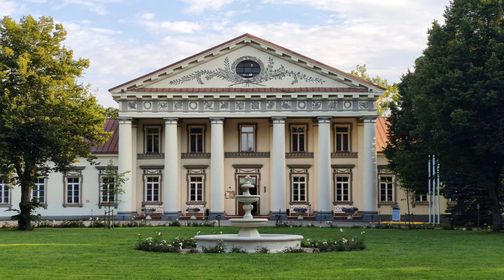 Taujėnai Manor