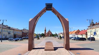 Monument Arch