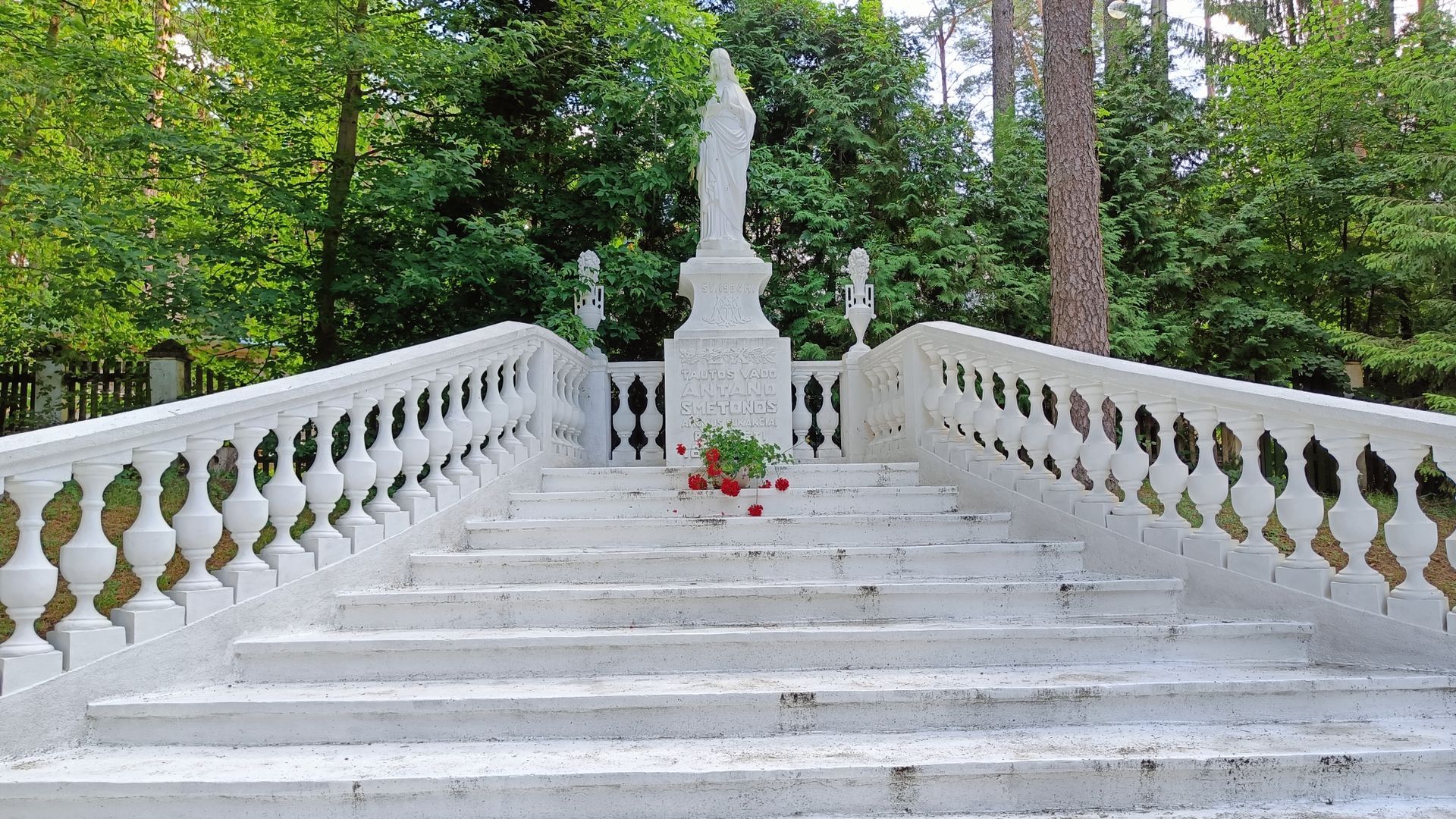 Monument St. Virgin Mary