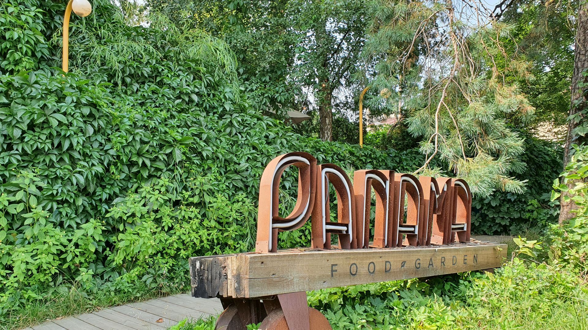Panama Food Garden