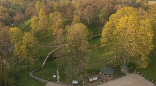 Apuolė Mound