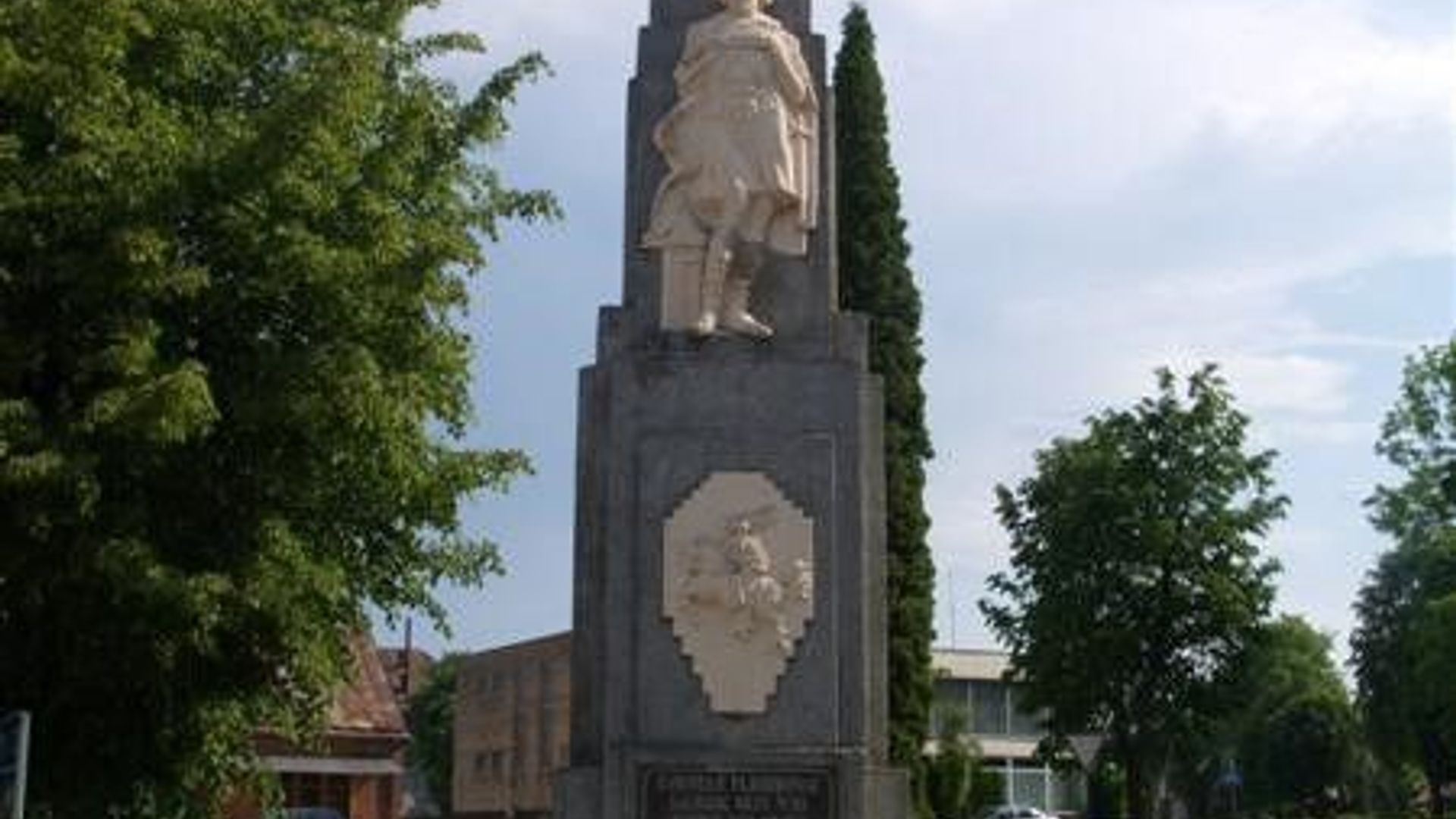 Užpalių Šv. Florijono paminklas