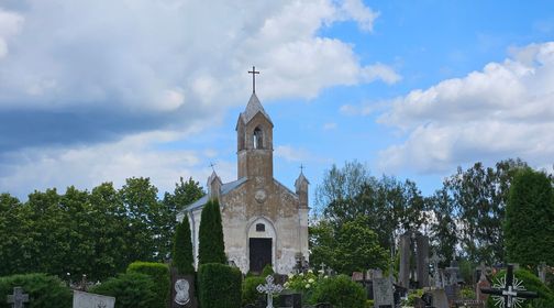 Pagiriai Cemetery Chapel