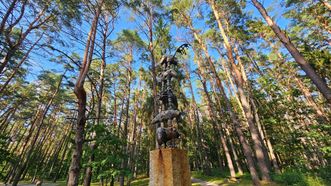 Sculpture Birds Choir