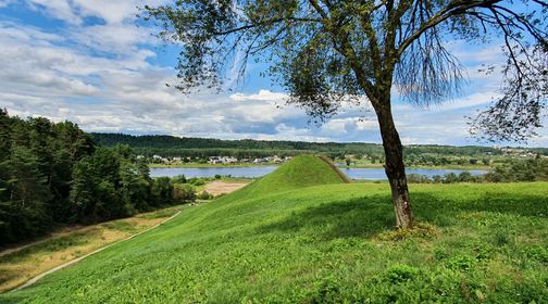 Pypliai Mound