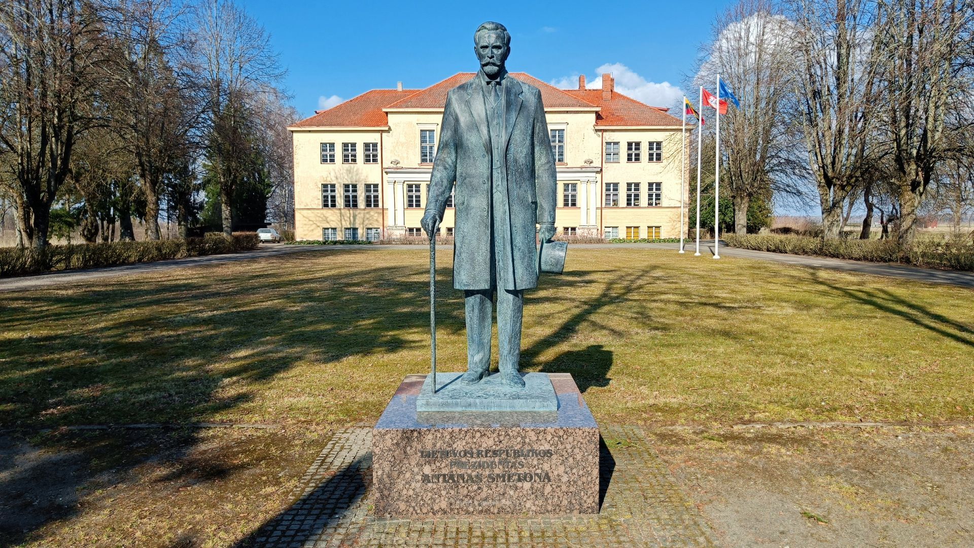 Monument to President Antanas Smetona