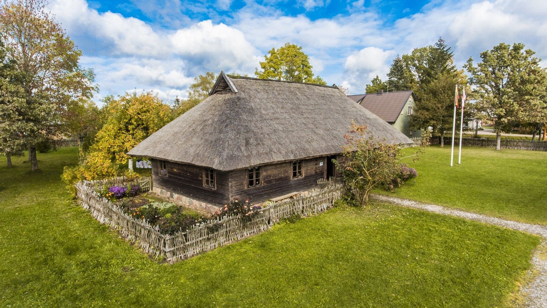 Lakūno Stasio Girėno gimtinė-muziejus