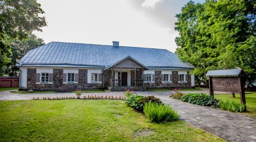 Naisiai Manor