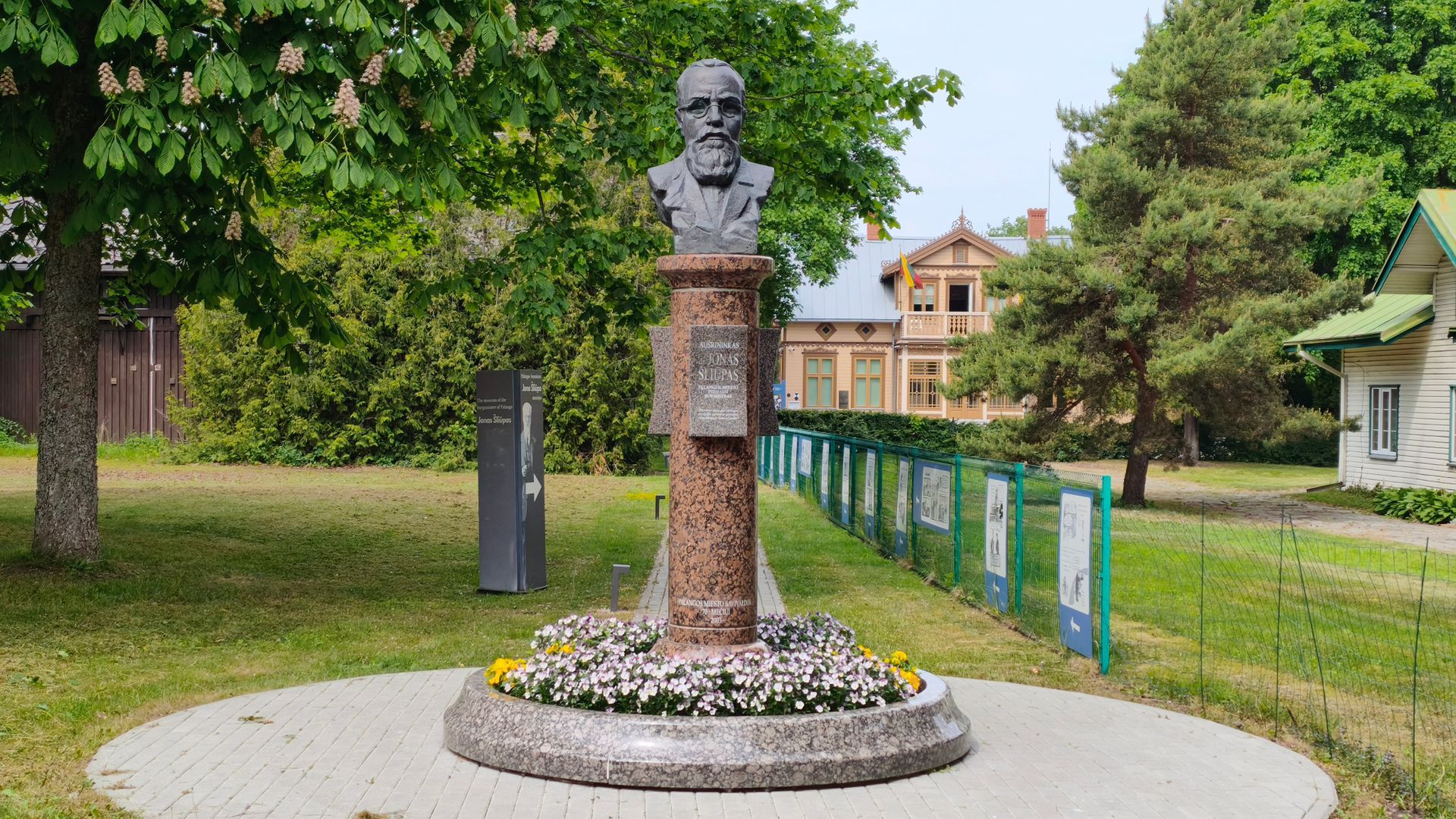 Monument to Jonas Šliūpas