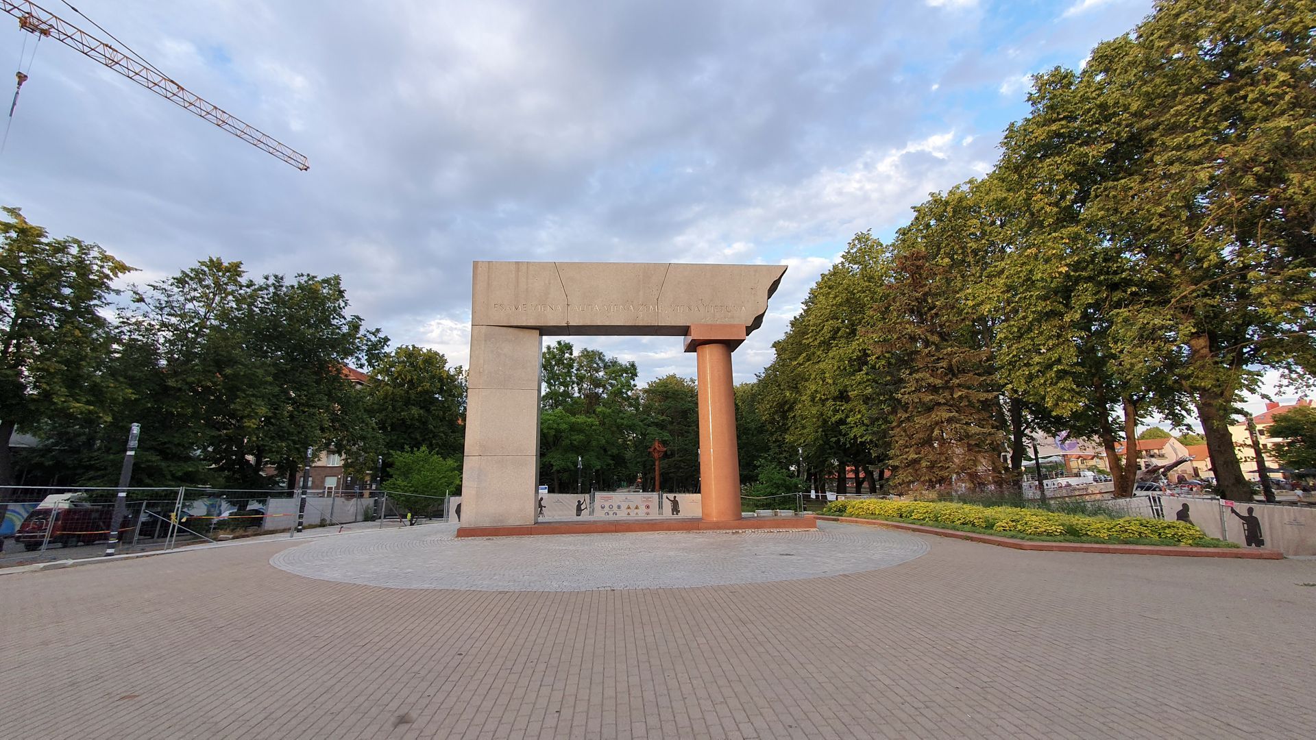 Monument to the United Lithuania Arch