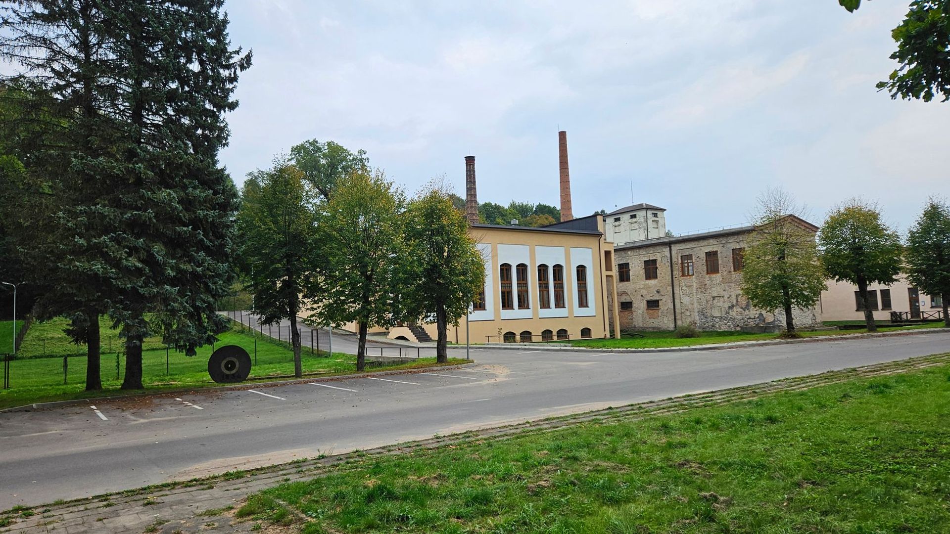 Buvęs Naujųjų Verkių popieriaus fabrikas