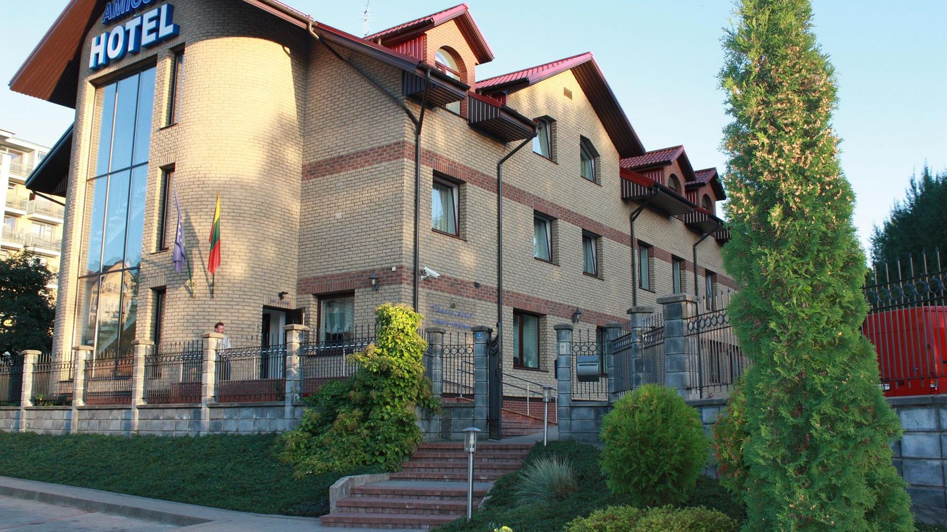 Amicus Hotel