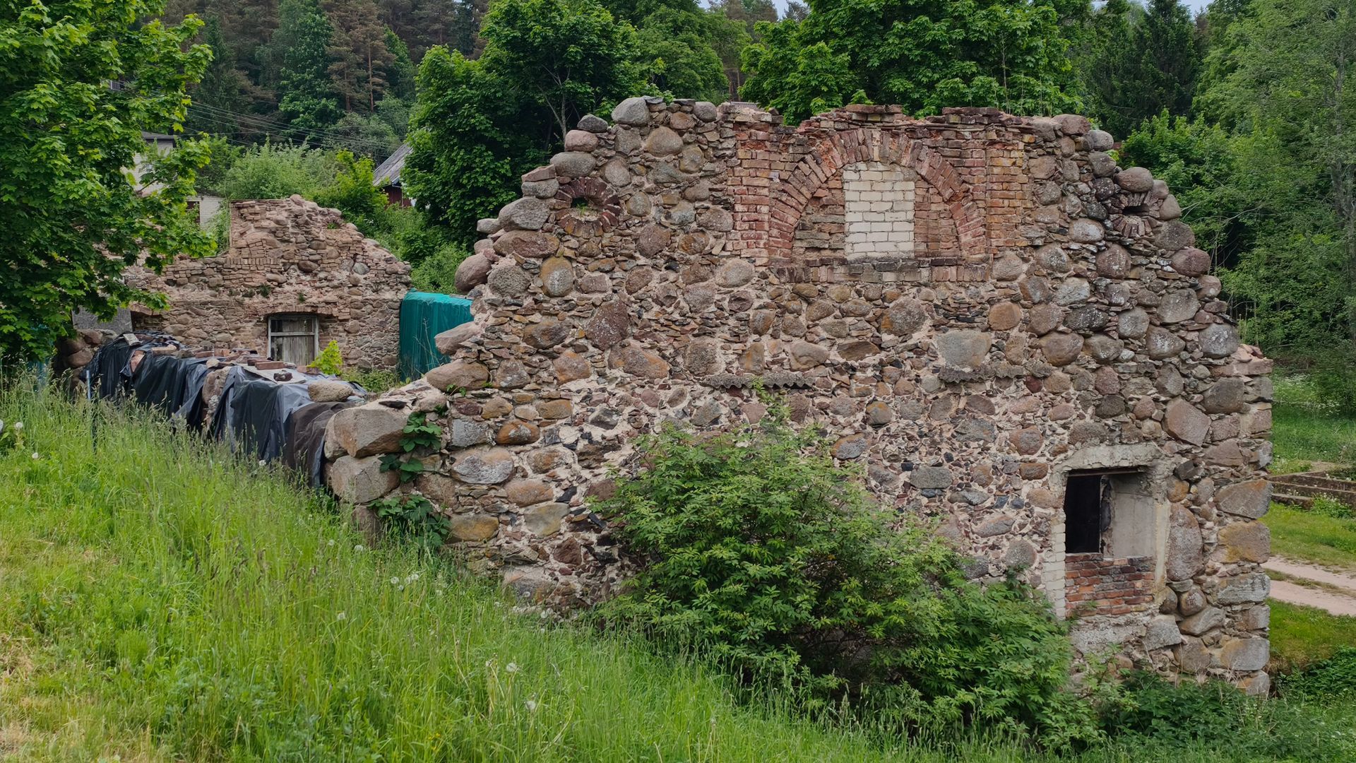 Buvęs Darbėnų vandens malūnas