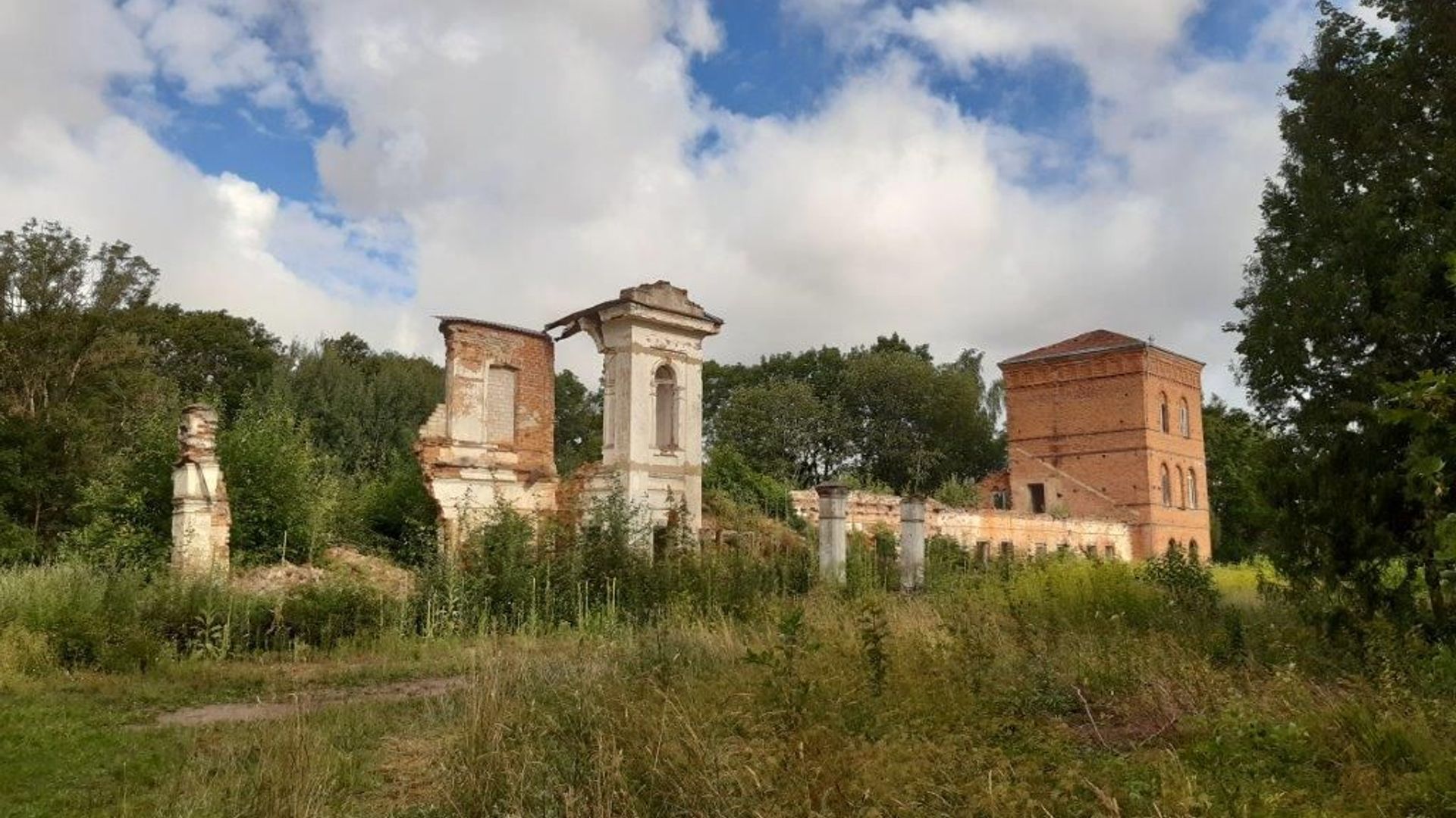 Ruins of Vašuokėnai Manor