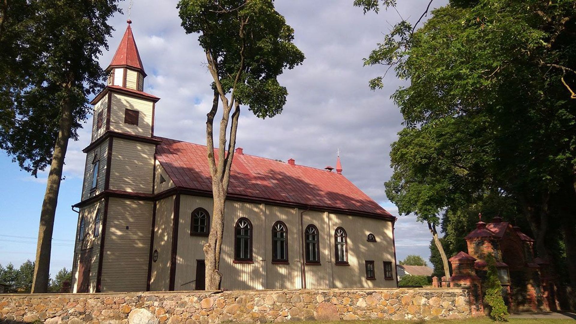 Klovainių Švč. Trejybės bažnyčia