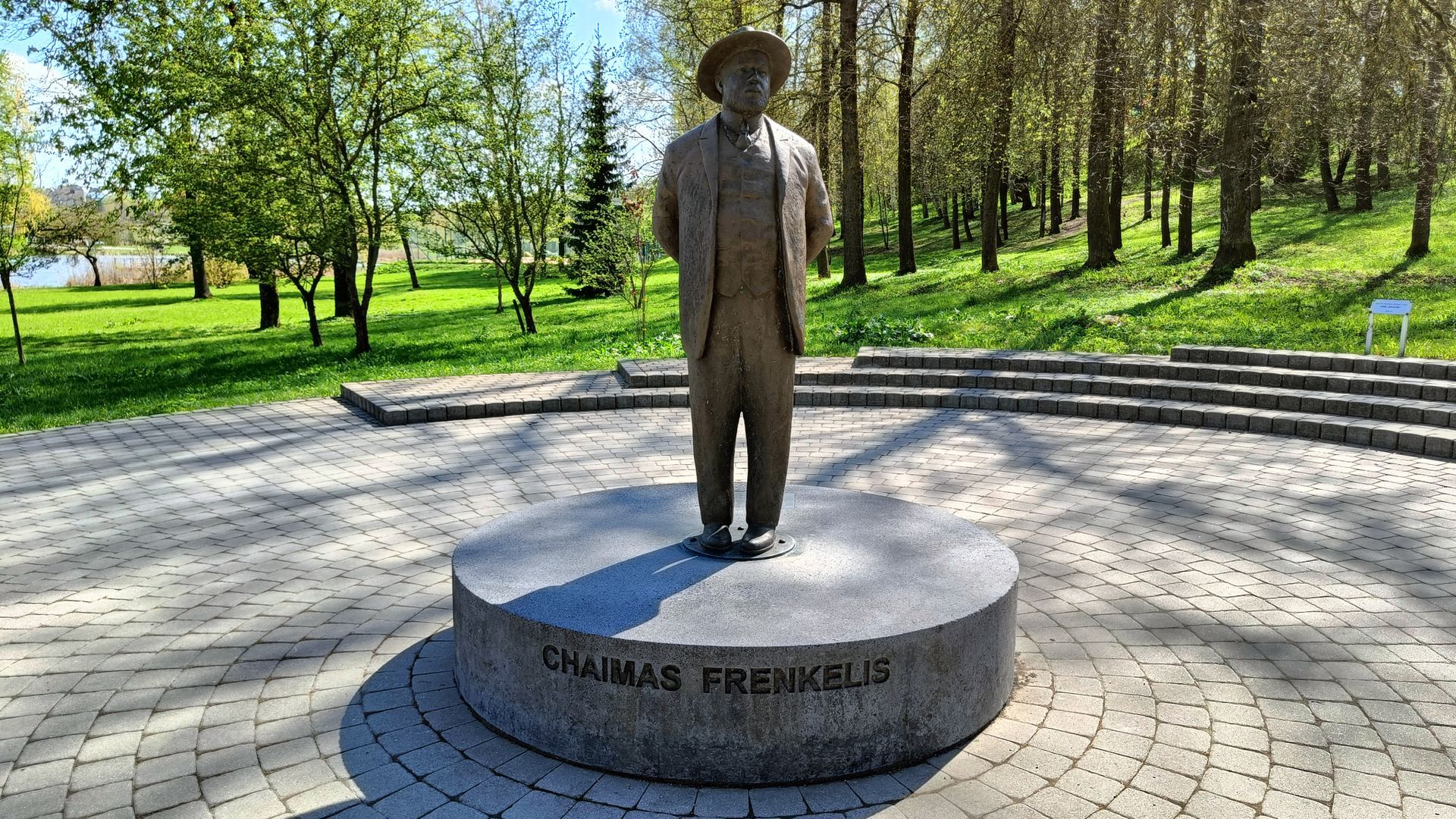 Monument to Chaim Frenkel