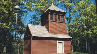 Stelmužės Viešpaties Jėzaus Kryžiaus filijinė bažnyčia ir varpinė