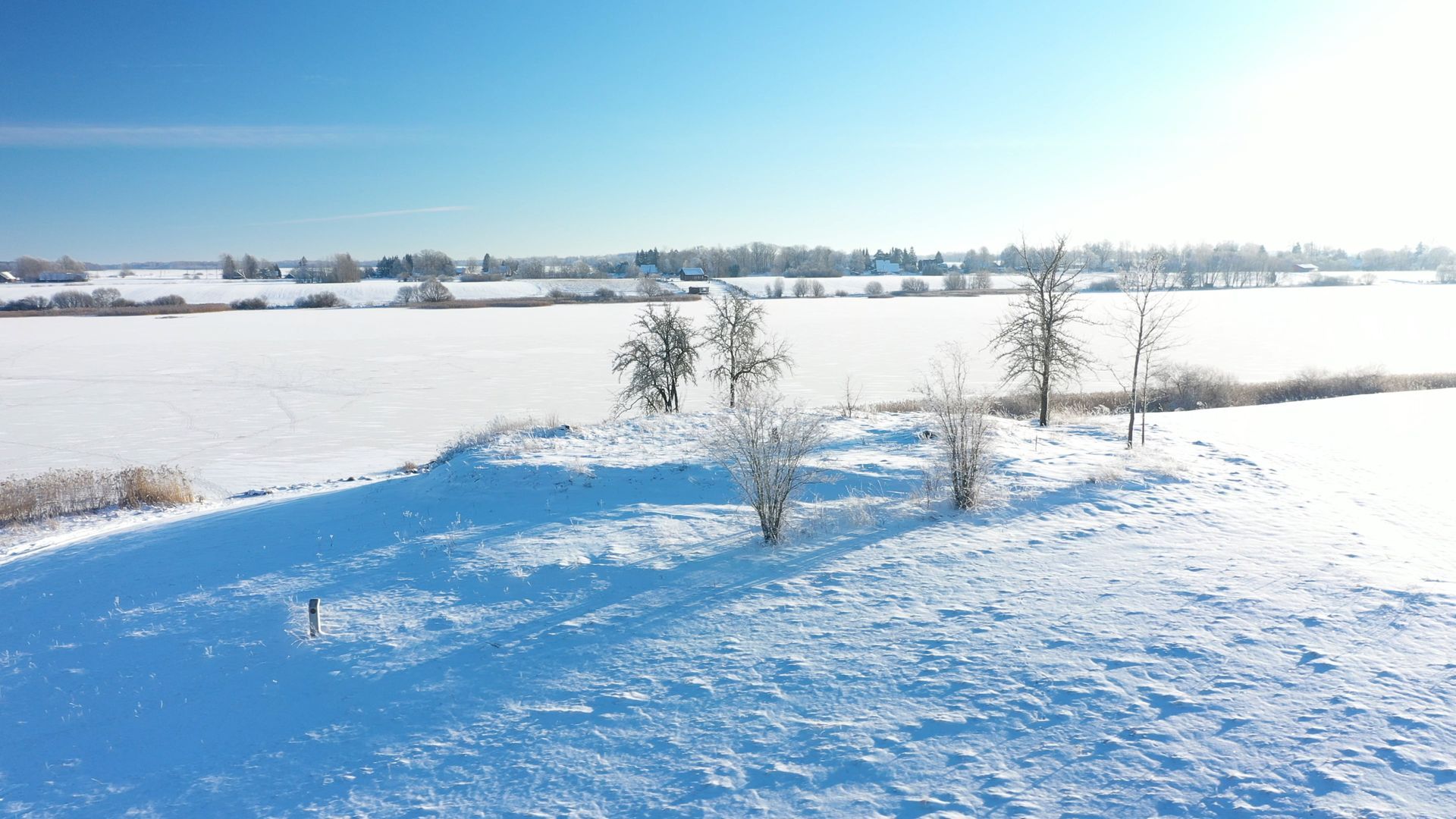 Elniškių piliakalnis ir senosios kapinės