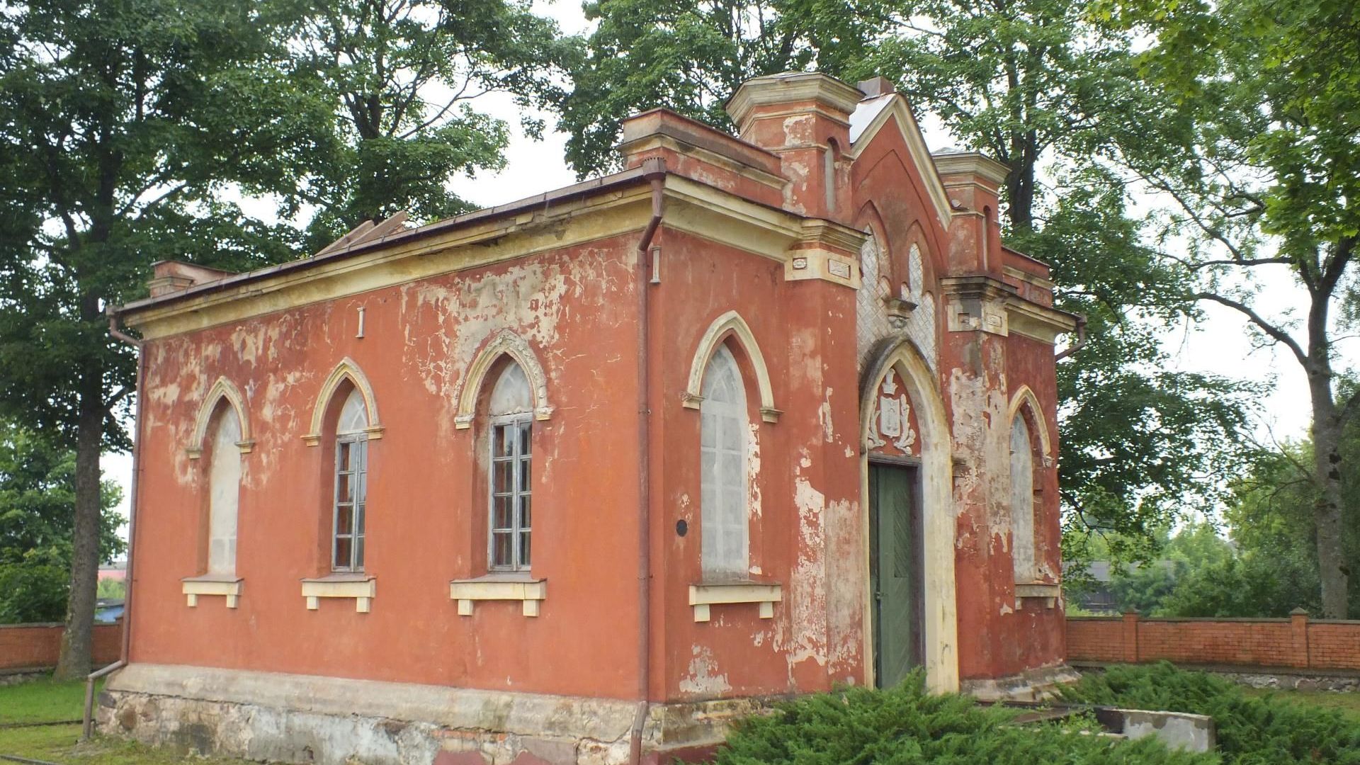 Raguvėlė Manor Chapel-Mausoleum