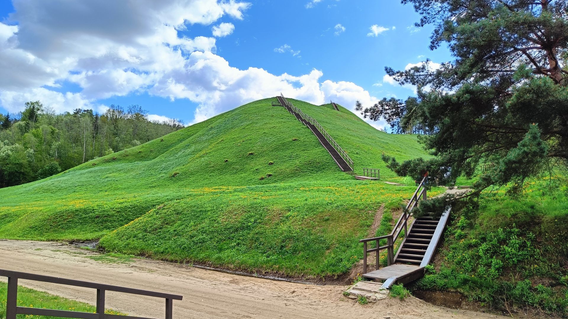 Pypliai Mound