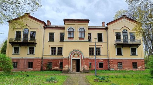 Former Dotnuva Manor