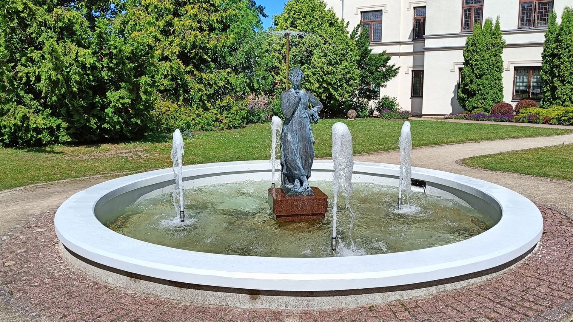 Kretinga Manor Fountain