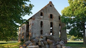 Ruins of Tabariškiai Manor