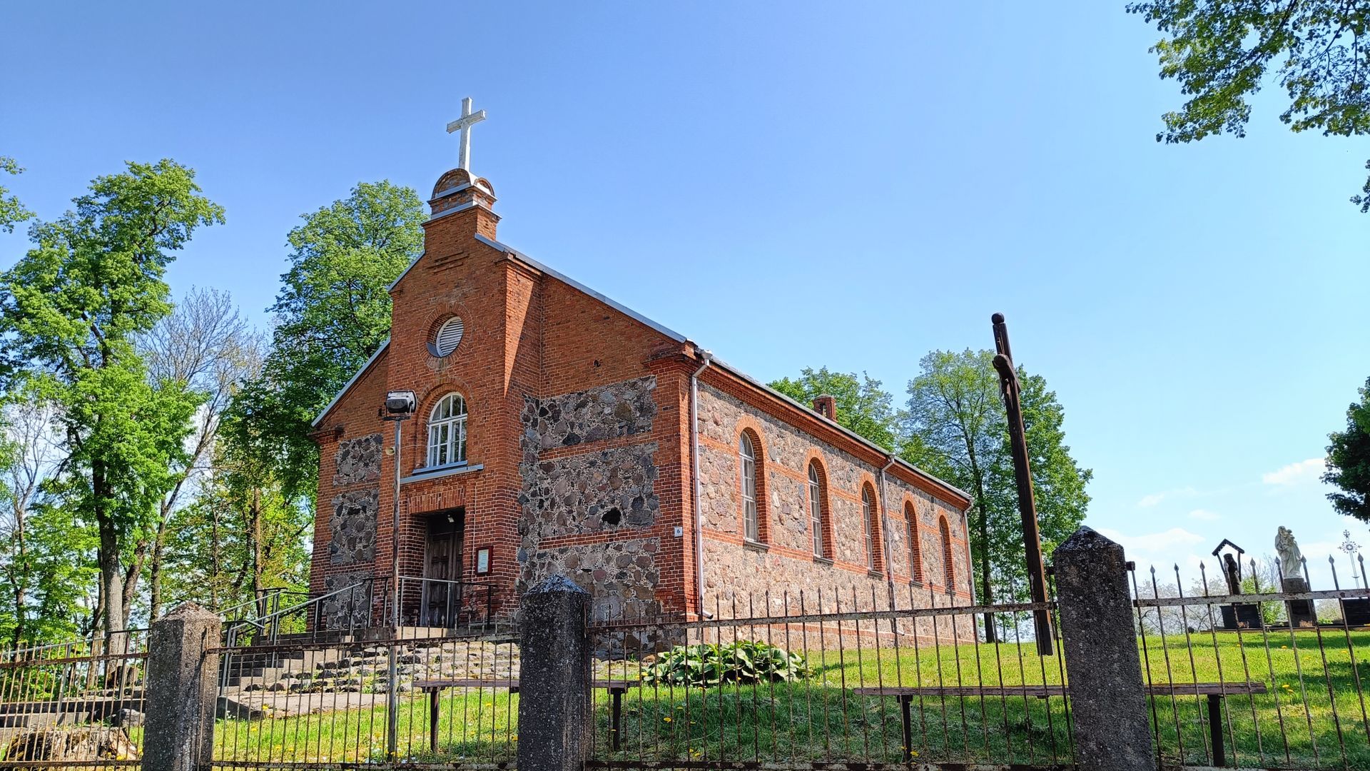 Daukšiai St. George Church